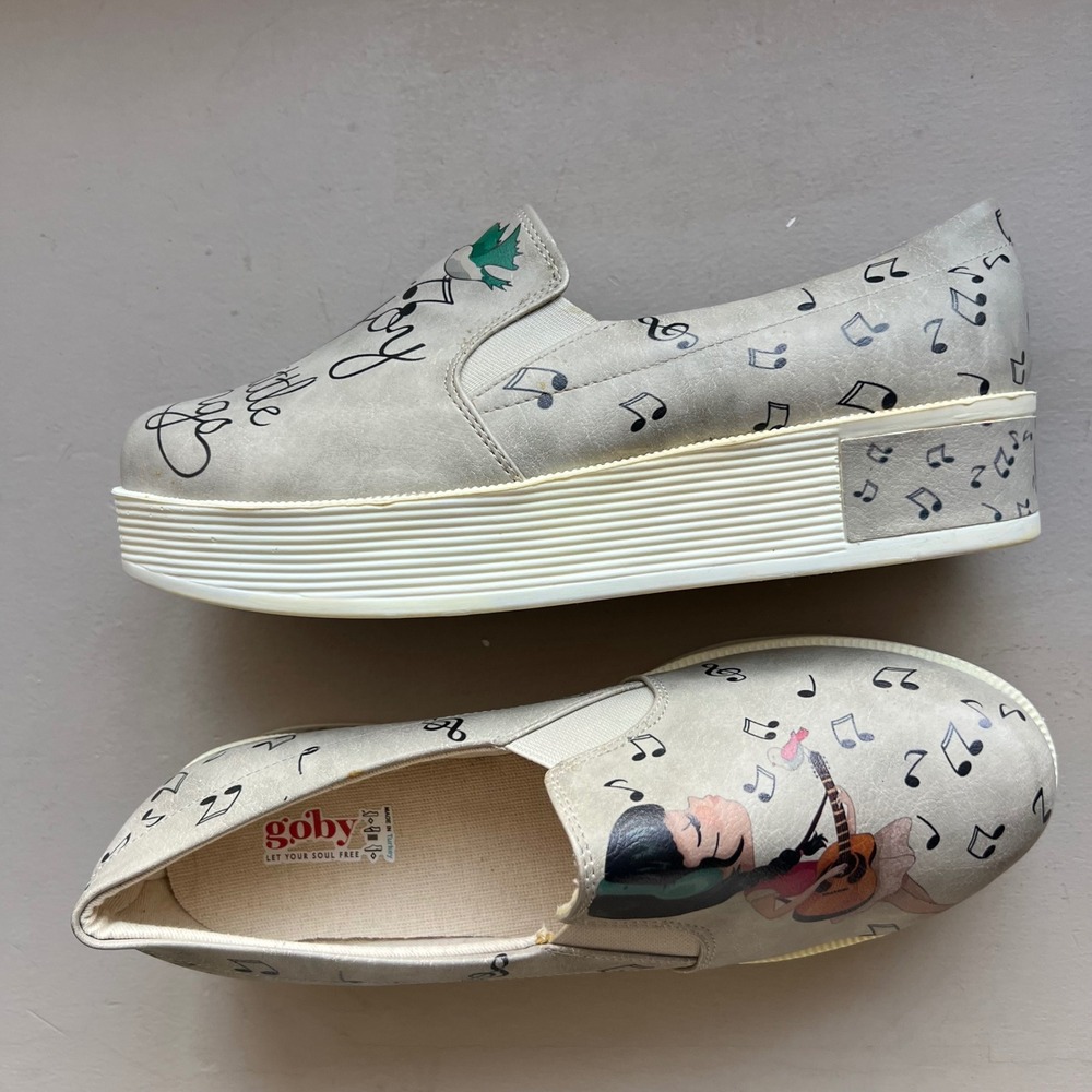 Goby Music Note Enjoy The Little Things Platform Slip On Sneaker
Grey Women 8/39